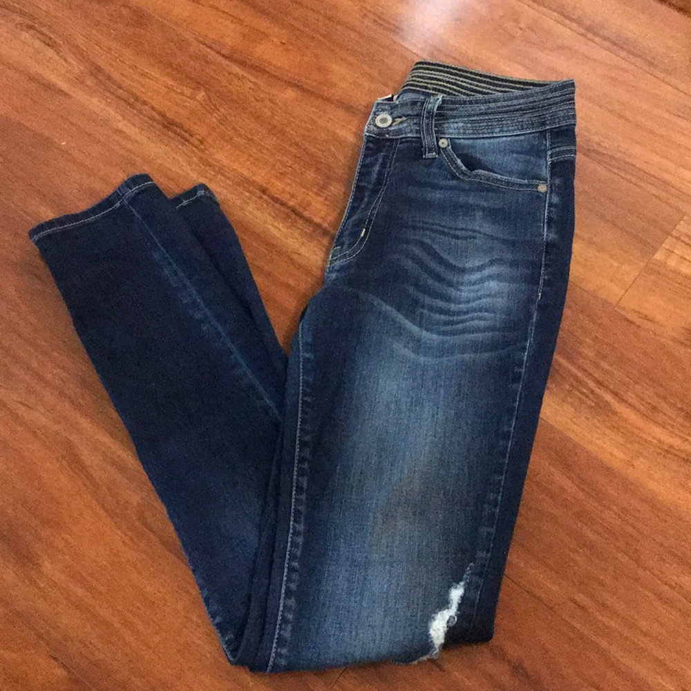Destroyed Skinny Jeans